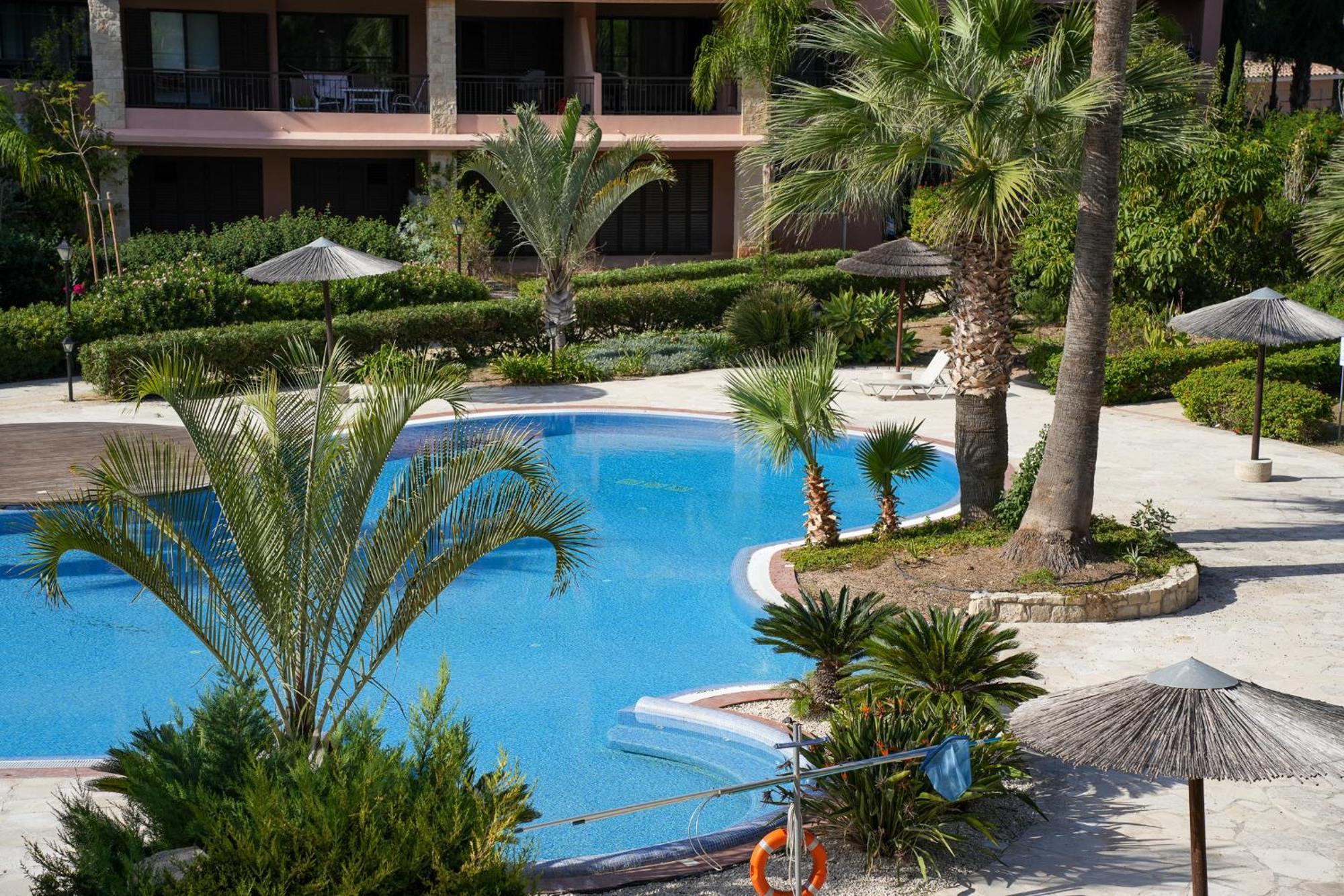Resitour - Aphrodite Gardens Paphos Extérieur photo