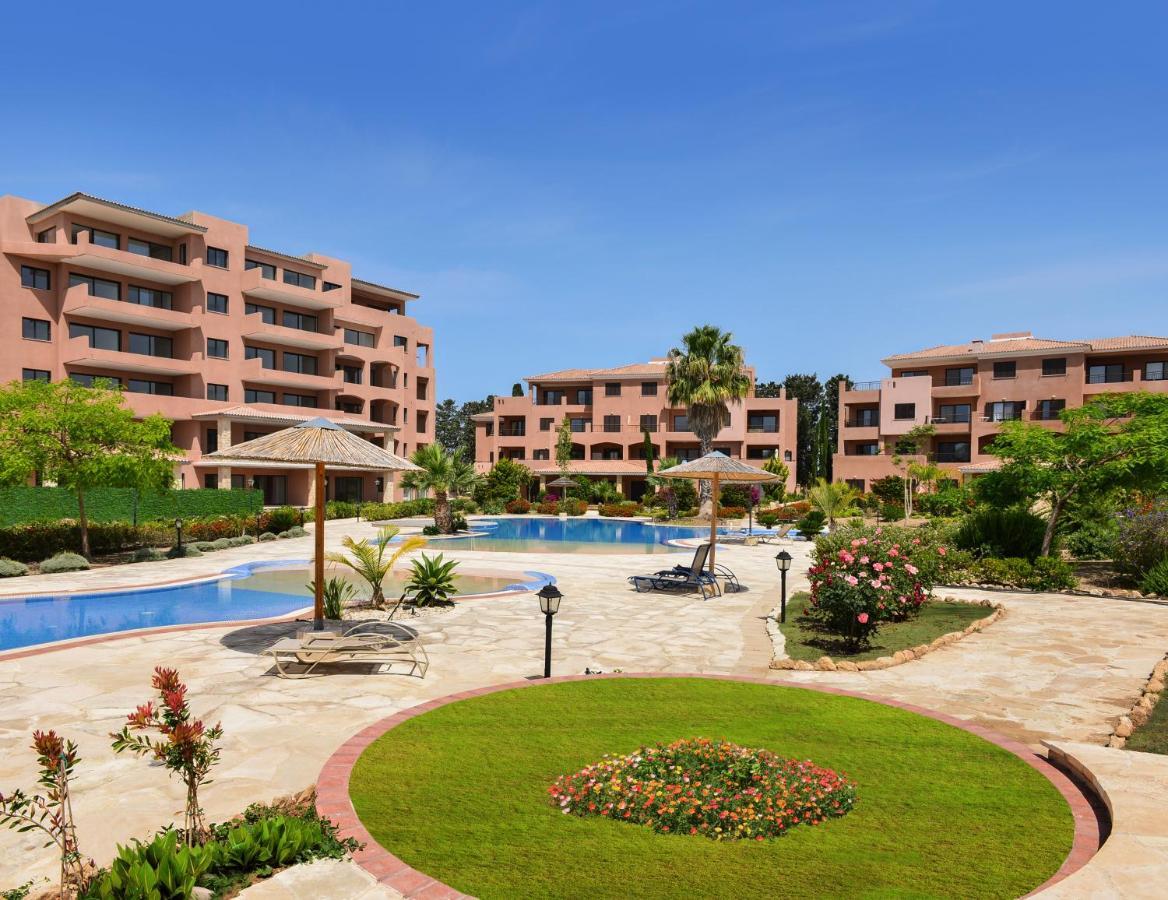 Resitour - Aphrodite Gardens Paphos Extérieur photo